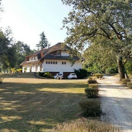 Bretagne-de-MarsanLa Belle Chaumiere住宿加早餐旅馆 外观 照片
