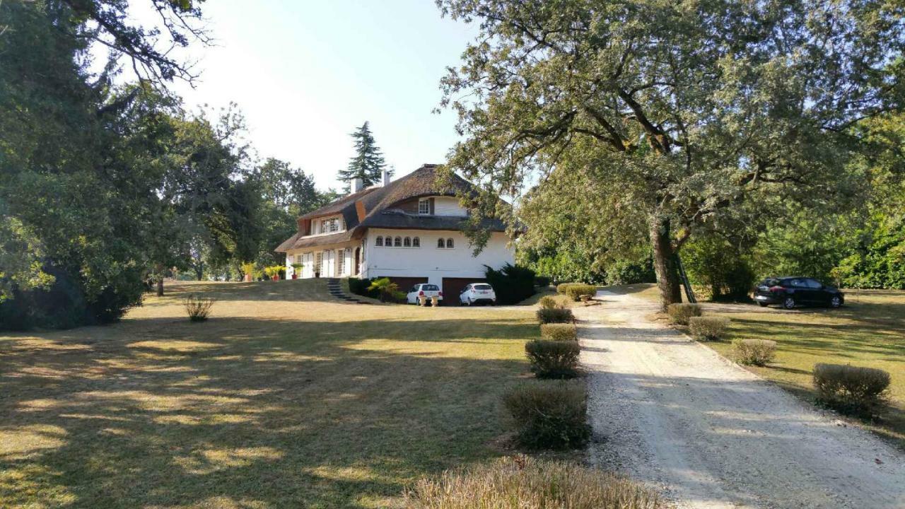 Bretagne-de-MarsanLa Belle Chaumiere住宿加早餐旅馆 外观 照片